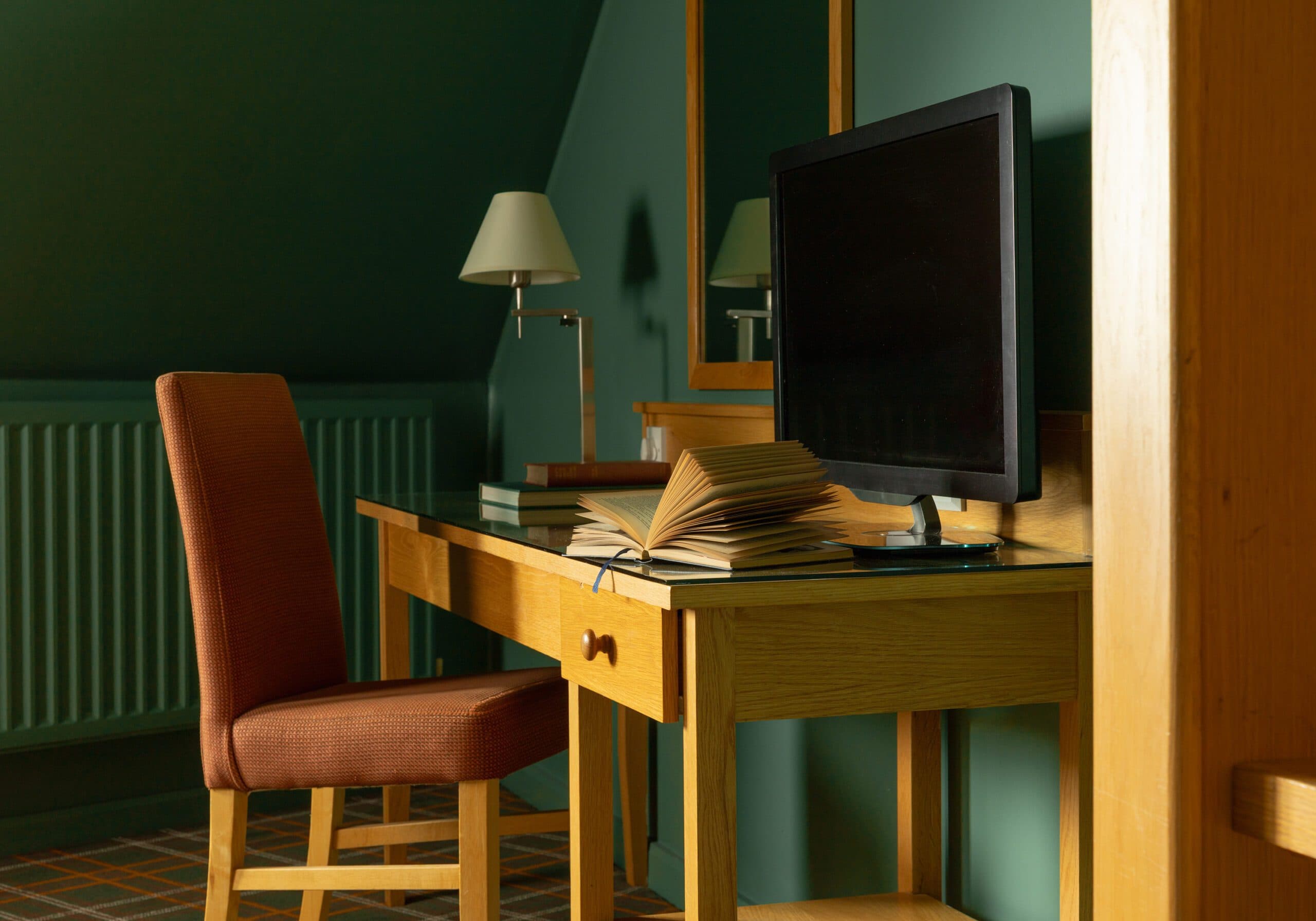guestroom desk and television
